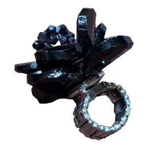 Stretchable Ring With Attached Black Flower Black/Silver Women